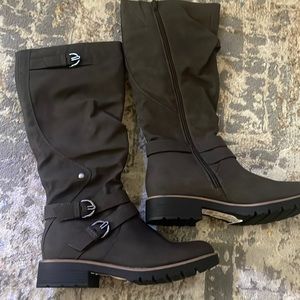 Sun stone boots size 6